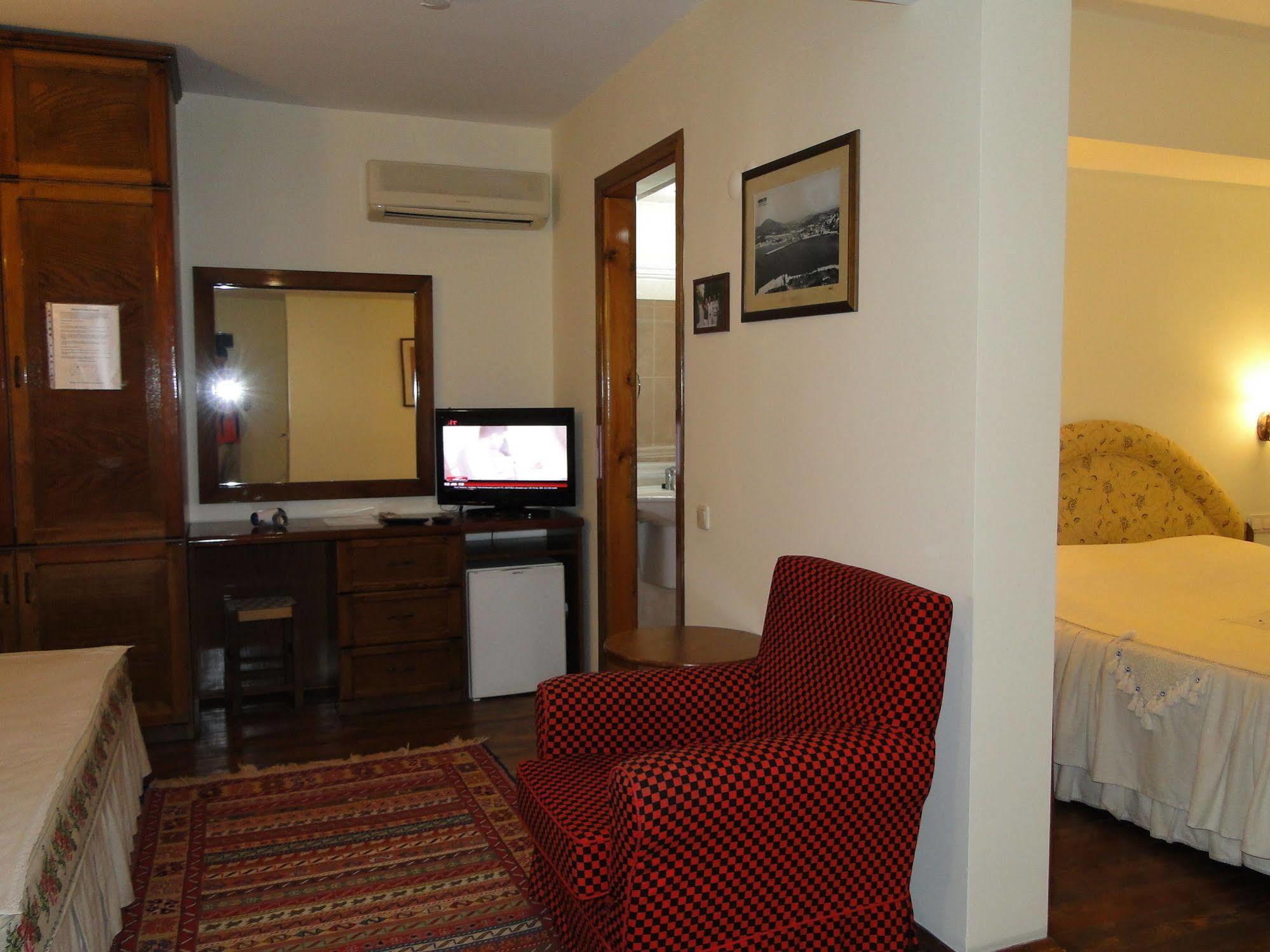 Villa Konak Hotel Кушадасы Экстерьер фото